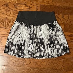 Aerie skort